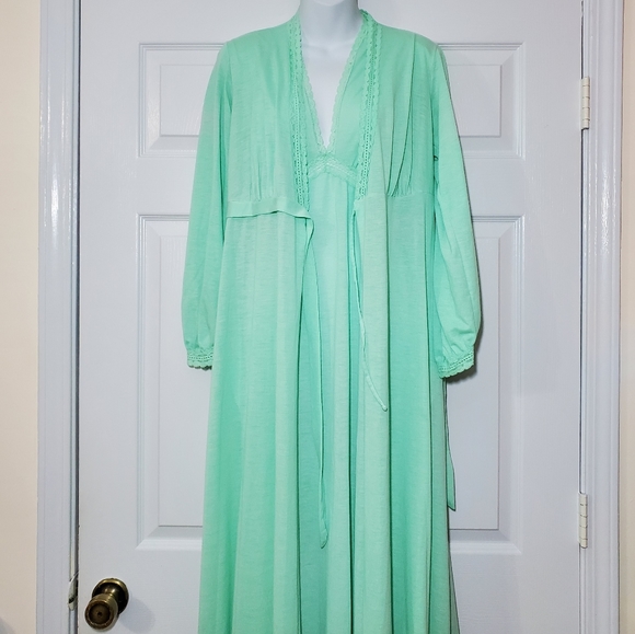 VINTAGE ILGWU Miss Elaine peignoir set - Picture 1 of 16